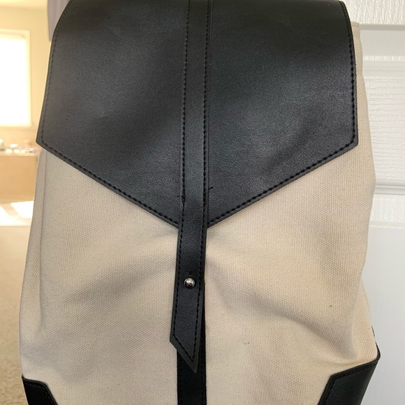 Deux Lux Backpack - Picture 2 of 4